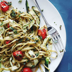 Linguine-with-Grill-Roasted-Tomatoes-and-Zucchini-Pesto